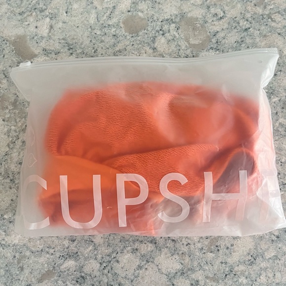 Cupshe bathing suit. Never worn. Supper fun color - Picture 2 of 5